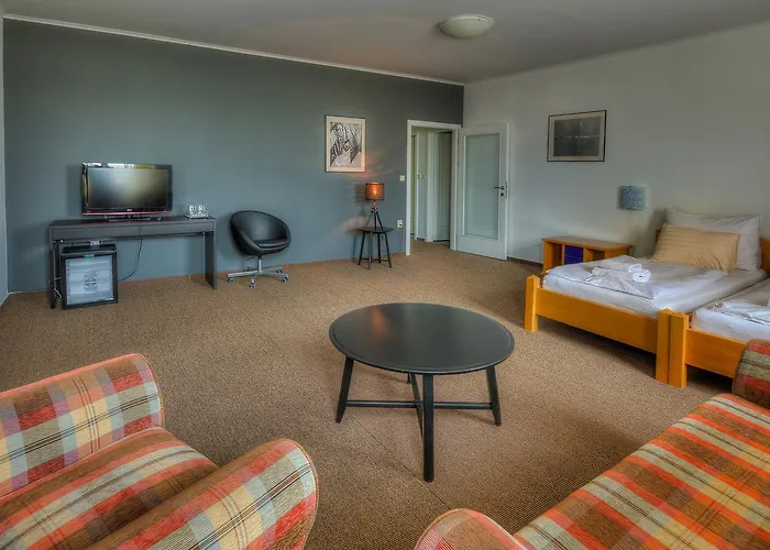 Itvv Hotel Chvalovice (South Moravian)